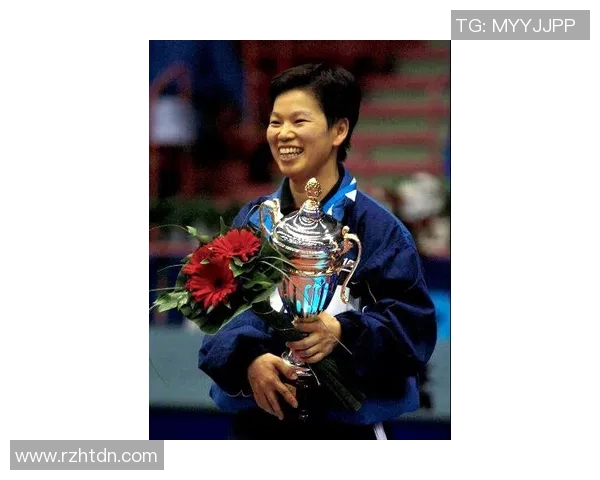 乒乓球场上的传奇人生：杨秀英的深度对话与成长故事